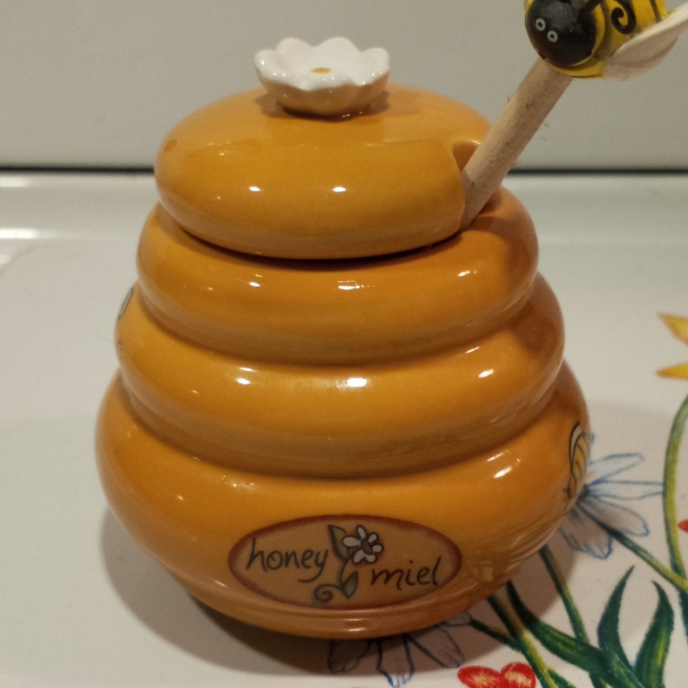 Little bumble bee honey pot๐๐๐ - Picture 3 of 8